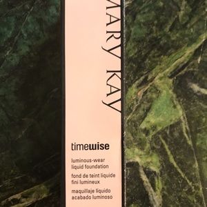 Mary Kay TimeWise liquid foundation in Beige 2